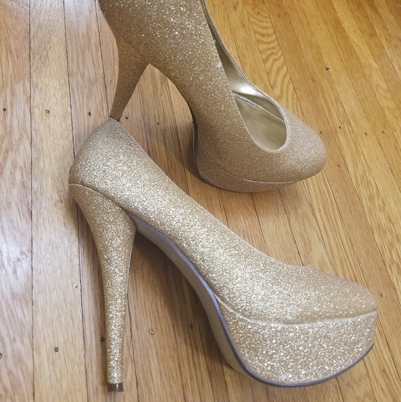 Bonniebel Gold Sparkle Pumps - Picture 2 of 5